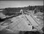 Construction of the raising of the Mundaring Weir wall [picture]