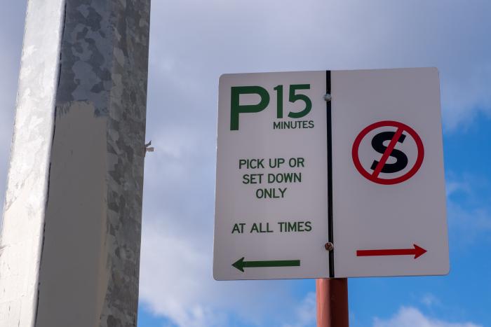 The 15 min set down parking bay sign
