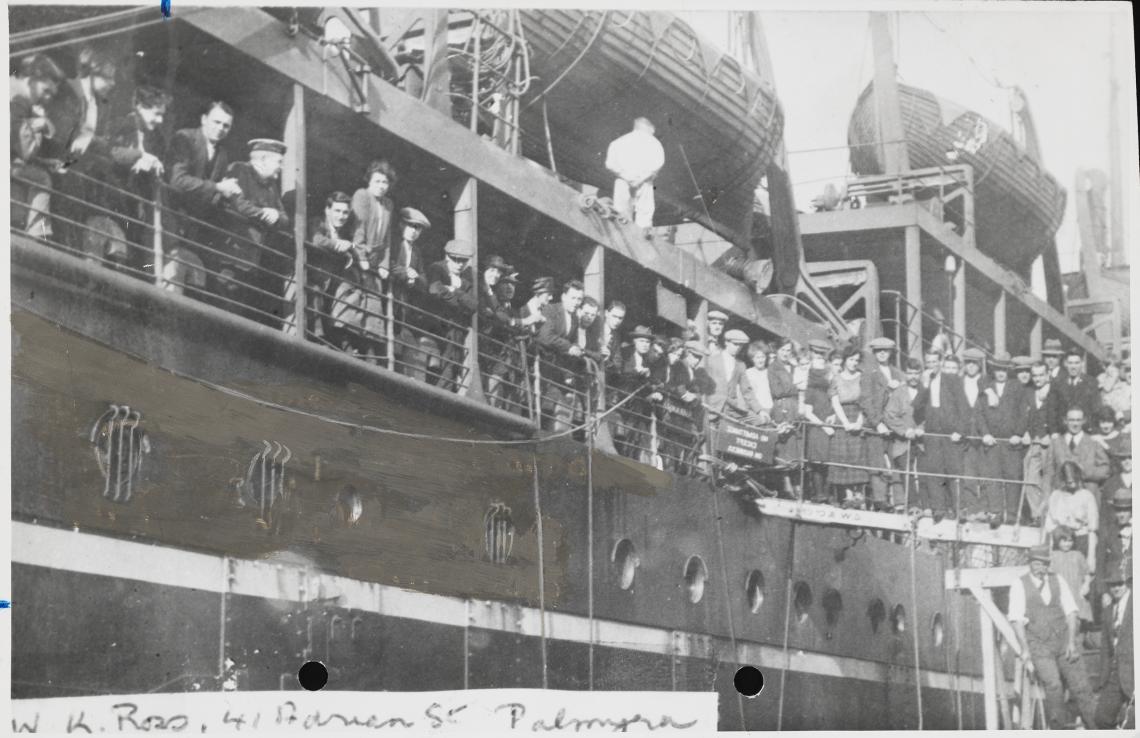 Black and white photo migrants arriving at Fremantle 1923
