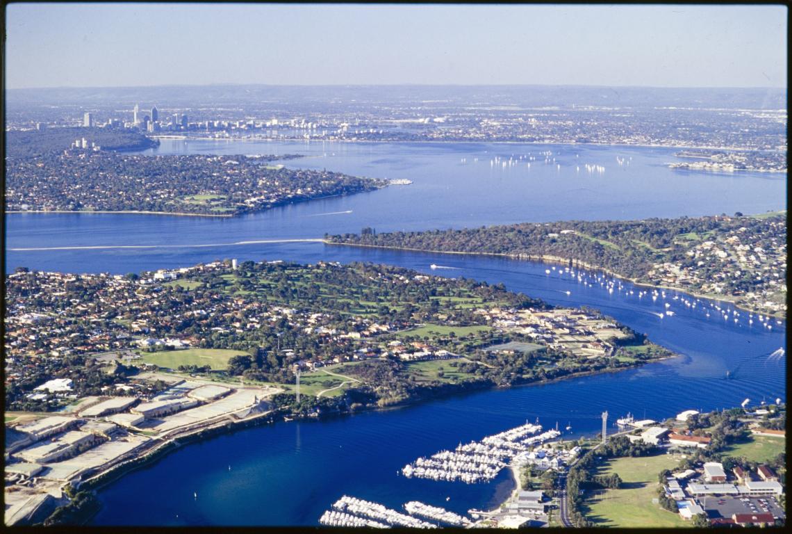 215966PD Aerial of Perth and Swan River taken from East Fremantle 2001