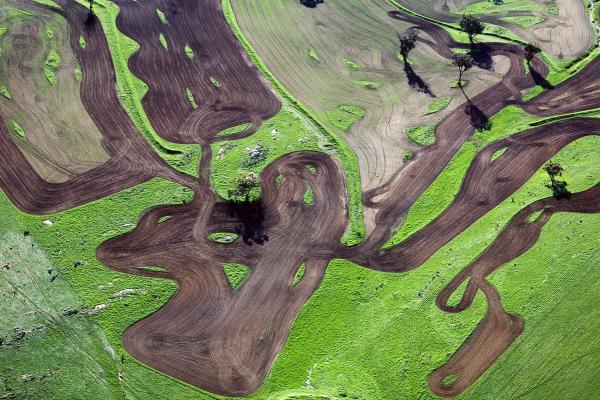 137033PDAerial ploughed land and dam near Northam c1988