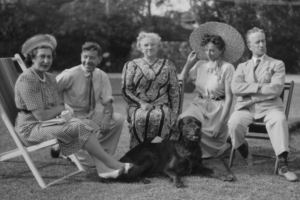 Unidentified Faulkner Helen Ella Thomas and Paddy 1940