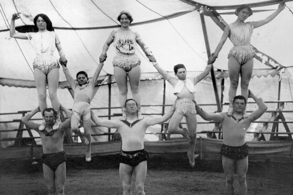 Hyland family acrobats 190-