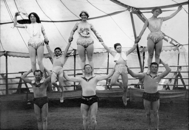 Hyland family acrobats 190-